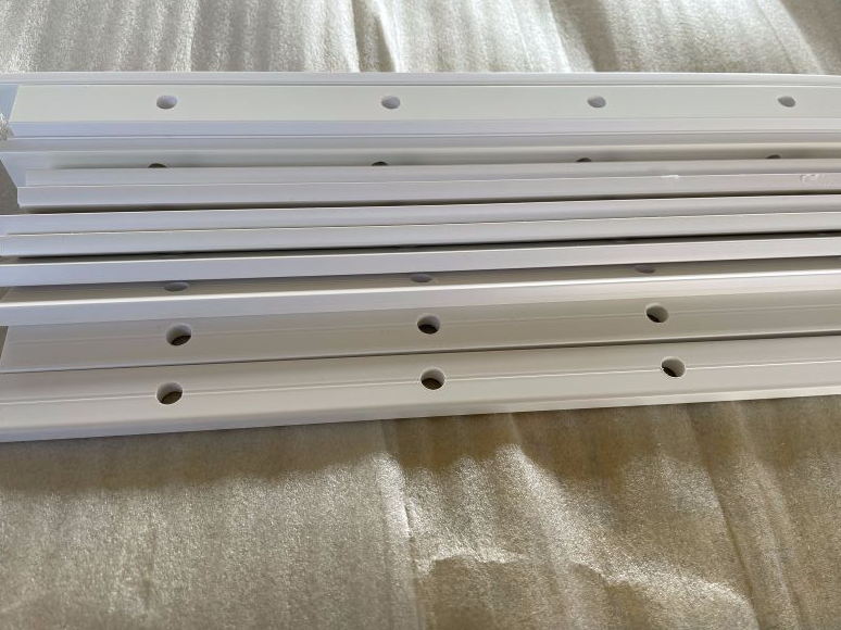 Manufacturer of Low Price Poly Shutter Componments Hole Strip From China